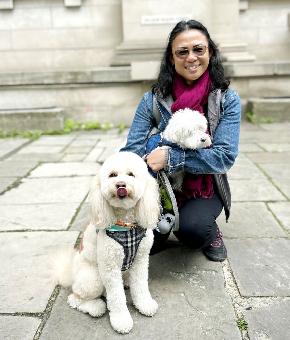 Katwalk b&b owner ket with 2 dogs during a downtown toronto dog walkYour peace of mind is our benchmark; your pet’s vitality is our passion.